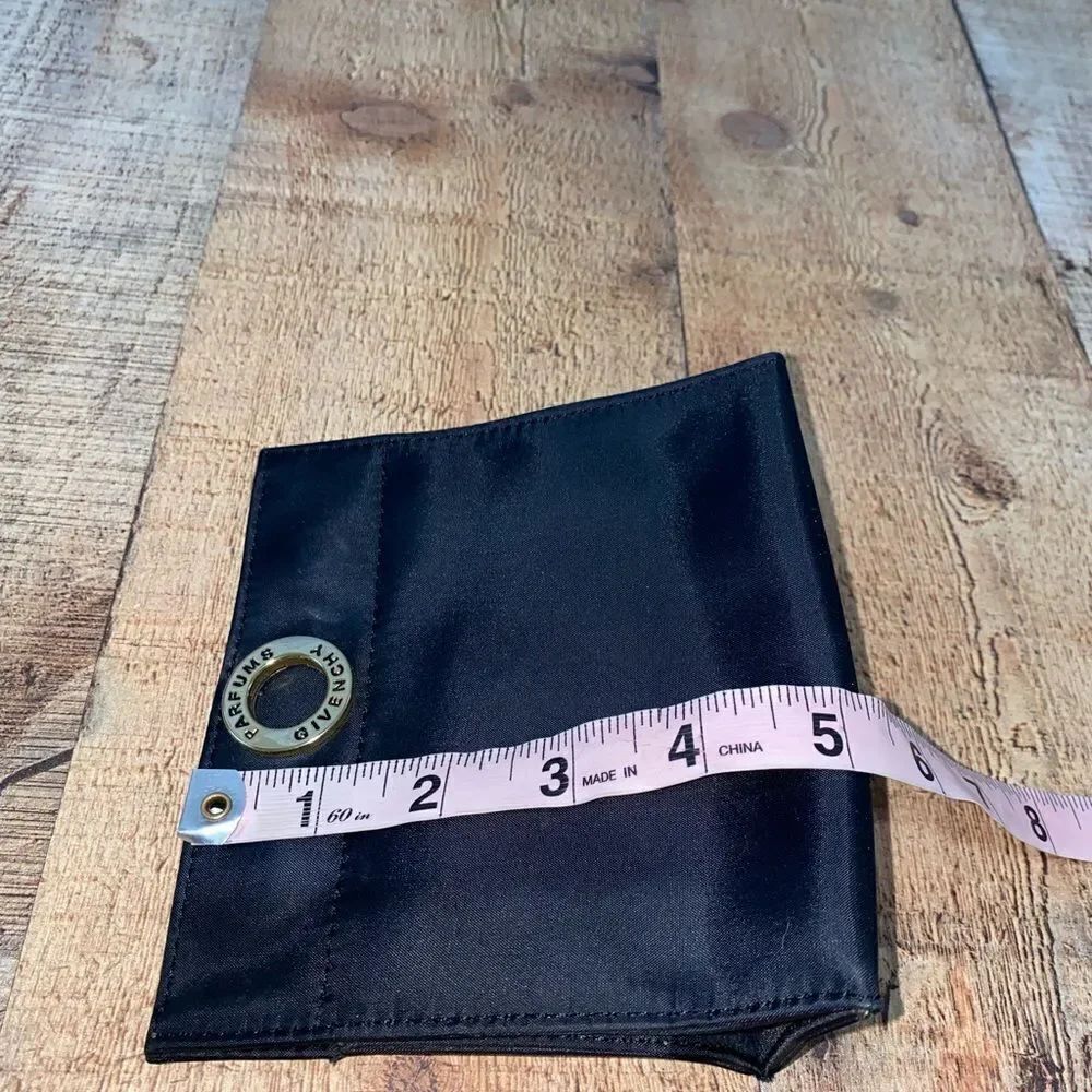 Givenchy parfums pouch  - Picture 4 of 12